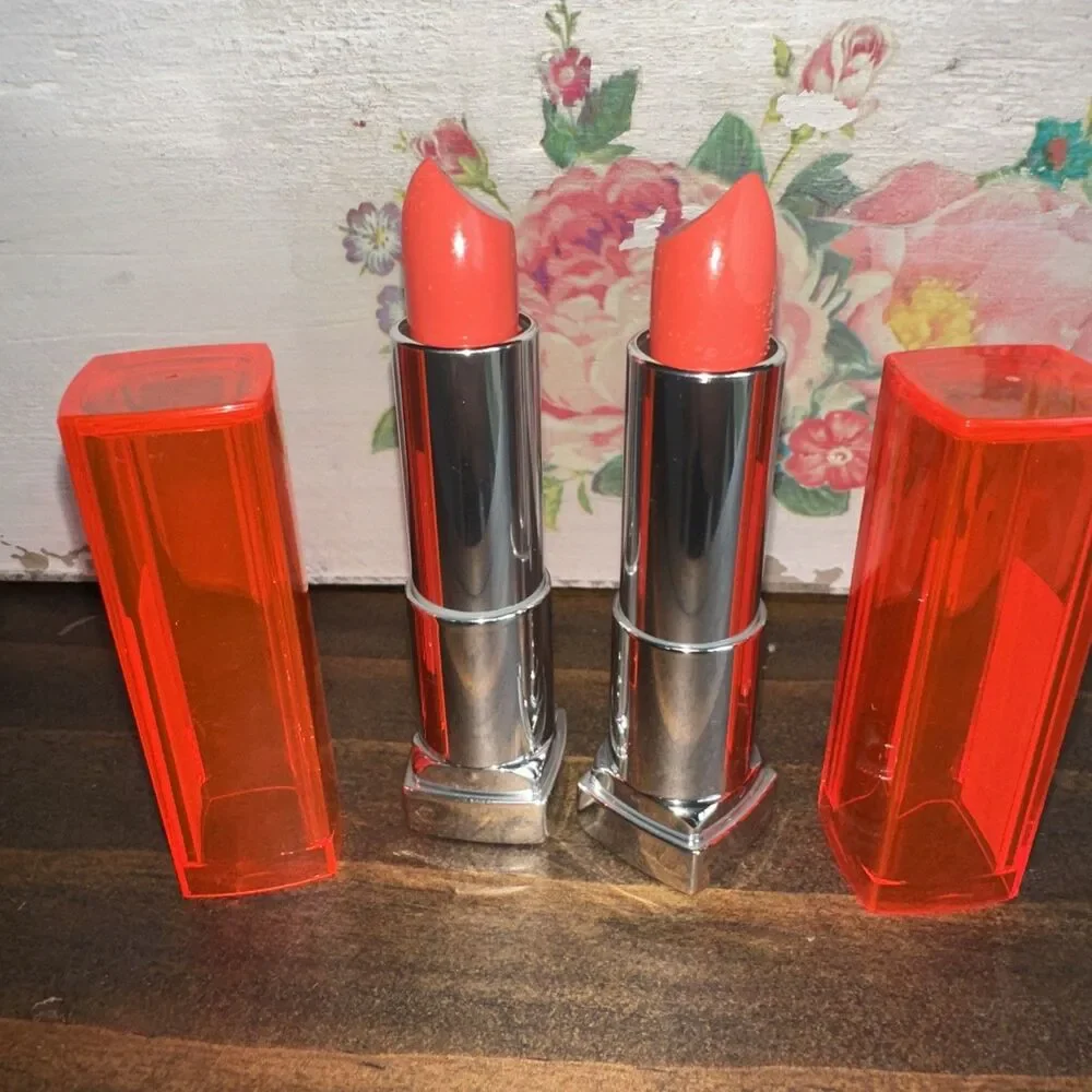 2x Maybelline Colorsensational Vivids Lipstick 870 SHOCKING CORAL, orange cap